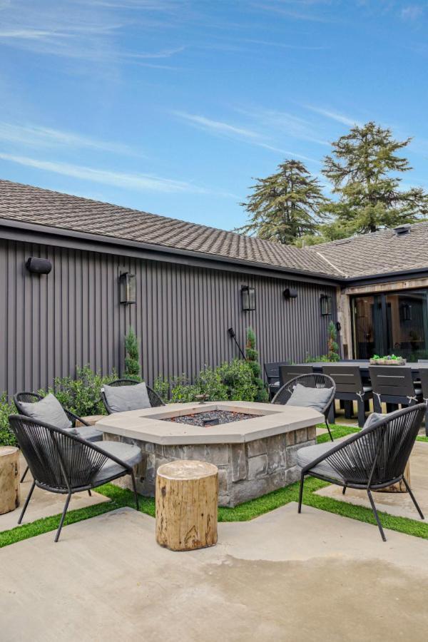 Casa vacanze Modern Luxury House Pool Enormous Yard Los Angeles